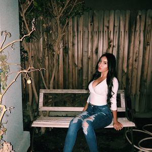 Meet your Posher, Valentina